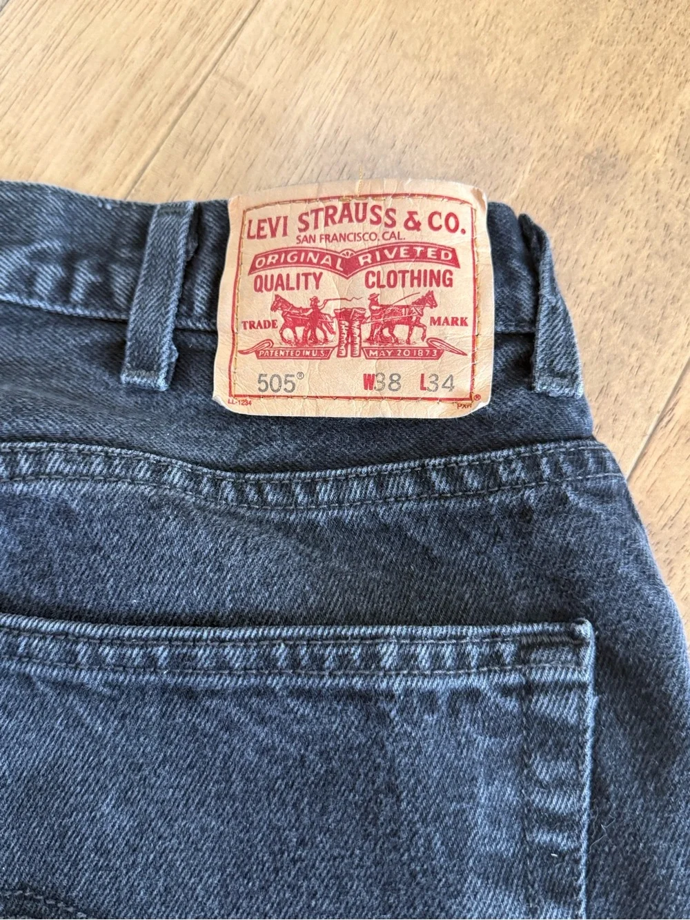 Levi Black 505 Regular Fit Jeans 38x34